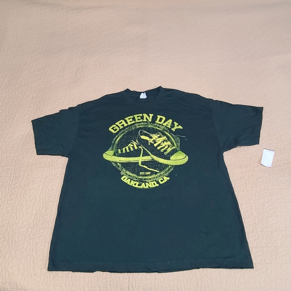 Green Day Oakland, CA  band T shirt size 2XL - Picture 2 of 5